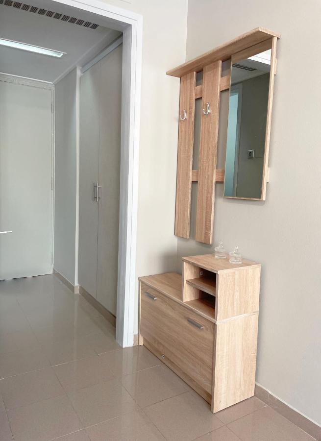 Rhodes Central: King Bed Apartament *
