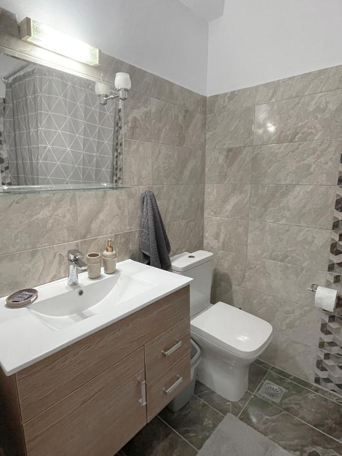 Rhodes Central: King Bed Apartment Rhodes City